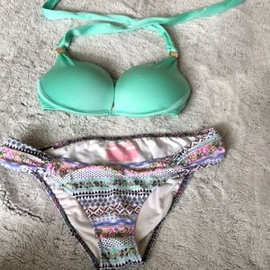 Vitoria Secret Top and bottom size small